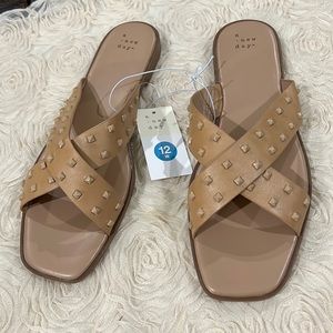 A New Day Emmy tan  Wide Width size 12 NWT